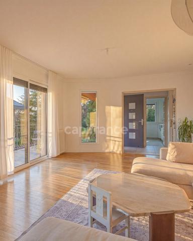 Maison à vendre 5 pièces GEX (01)