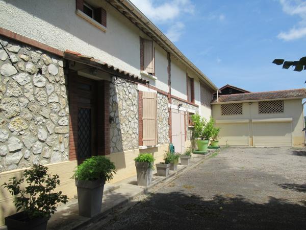 Villemade (82130) MAISON DE CAMPAGNE AVEC GRANDES DEPENDANCES