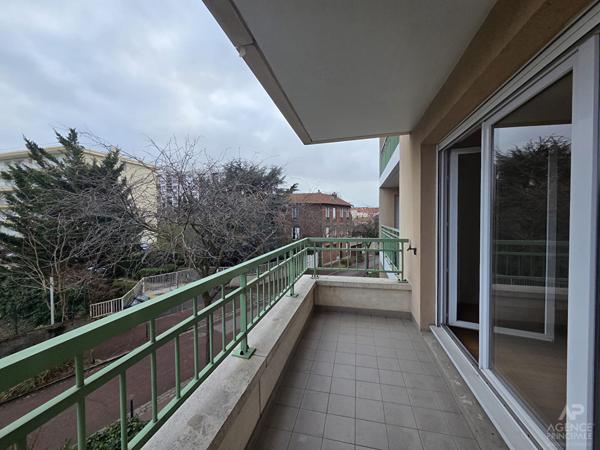 Appartement Rueil-malmaison 4 pièce(s) 105 m2 Loyer €2 490/mois charges comprises **  - Référence  19583