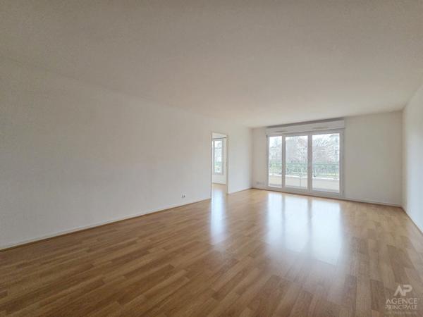 Appartement Rueil-malmaison 4 pièce(s) 105 m2 Loyer €2 490/mois charges comprises **  - Référence  19583