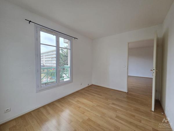 Appartement Rueil-malmaison 4 pièce(s) 105 m2 Loyer €2 490/mois charges comprises **  - Référence  19583