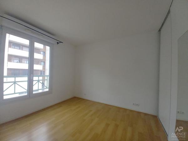 Appartement Rueil-malmaison 4 pièce(s) 105 m2 Loyer €2 490/mois charges comprises **  - Référence  19583