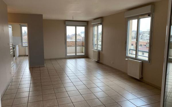 Appartement à louer    4 pièces •  Caluire-et-Cuire