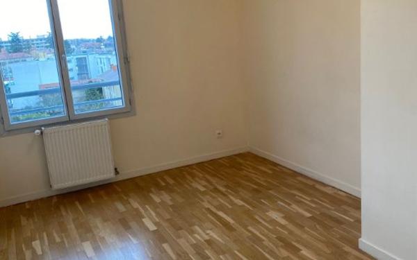 Appartement à louer    4 pièces •  Caluire-et-Cuire