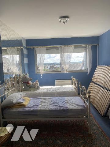 FLERS  - UNE MAISON  avec de BEAUX VOLUMES et TERRAIN 