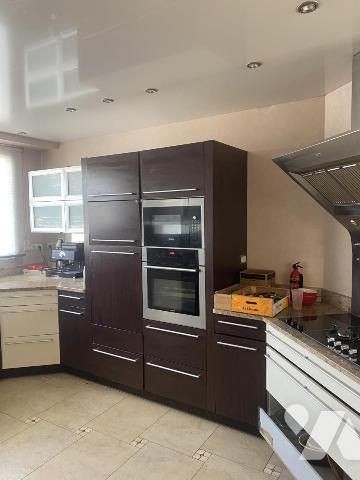 FLERS  - UNE MAISON  avec de BEAUX VOLUMES et TERRAIN 