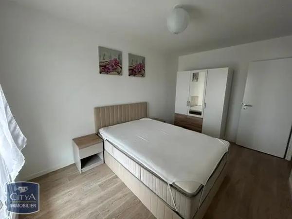 Appartement à louer 2 pièces 40.2m² Creil (60100)