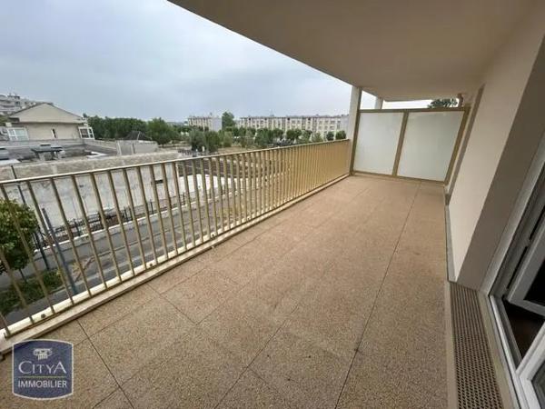 Appartement à louer 2 pièces 40.2m² Creil (60100)