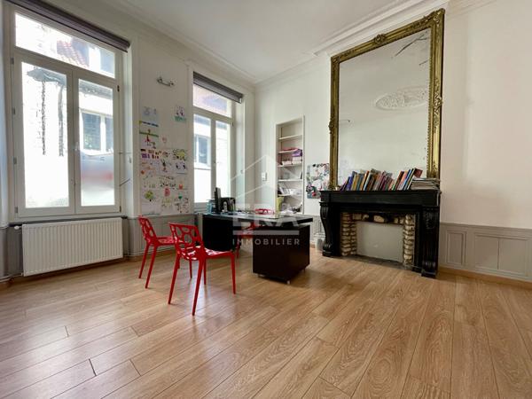 Très bel appartement de 84 m2 situé en vielle ville !