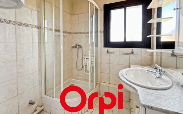 Appartement à vendre    3 pièces • 5 905 m2 Sanary-sur-Mer