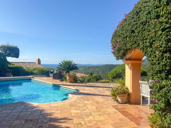 Maison à vendre  7 pièces - 160 m2 LA CROIX VALMER - 83