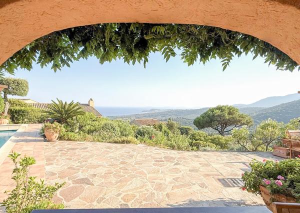 Maison à vendre  7 pièces - 160 m2 LA CROIX VALMER - 83