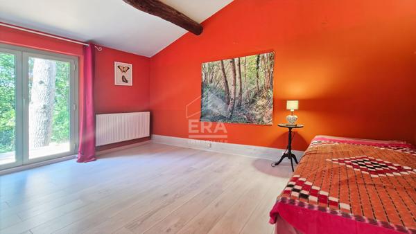 DOMAZAN - Maison 270 m2 5 chambres jardin de 3500 m2 avec piscine