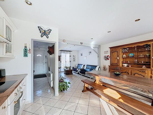 Coup de coeur ! Pavillon indépendant vivable de plain pied, dans le centre ville de Villeparisis - 5 chambres - 1 bureau - jardin et sous-sol total.