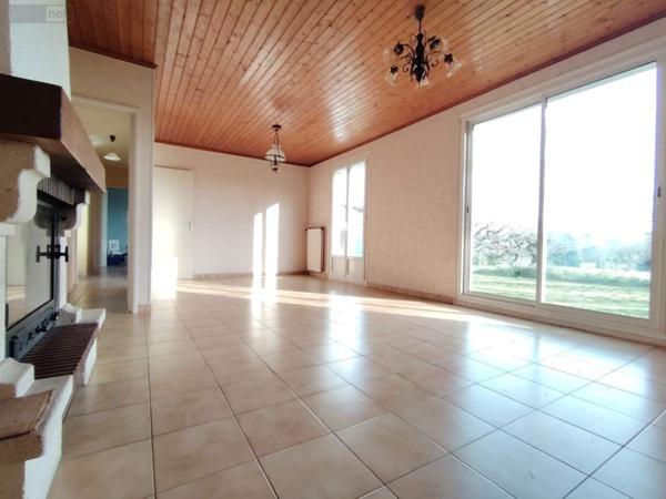 Maison à vendre à Chasseneuil-du-Poitou dans la Vienne (86360), ref : 018/1017M