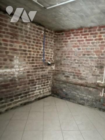 CHAUNY CENTRE maison mitoyenne des deux côtés