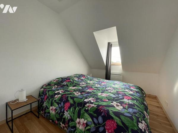 Ensemble de maisons d'habitations avec jardin