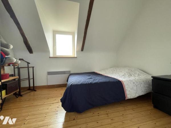 Ensemble de maisons d'habitations avec jardin