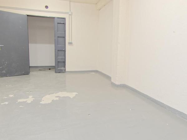 LOCAL COMMERCIAL DE STOCKAGE