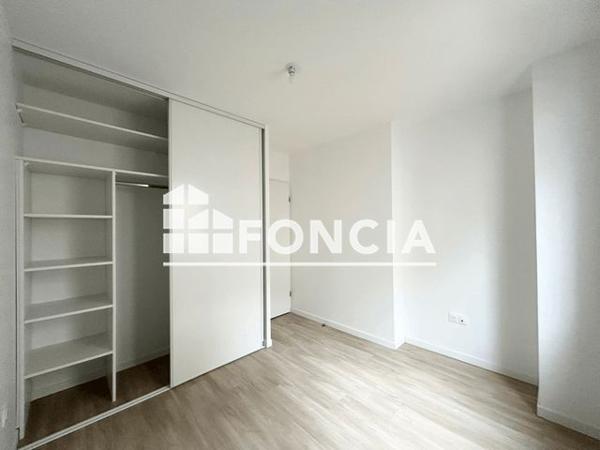 Location Appartement 4 pièces 80.8 m² - 7 RUE ANNE FRANCK Floirac 33270