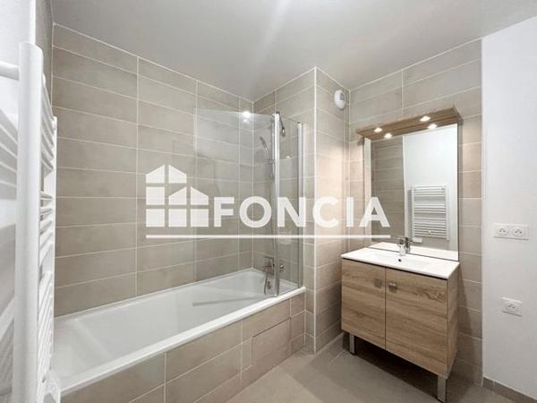 Location Appartement 4 pièces 80.8 m² - 7 RUE ANNE FRANCK Floirac 33270