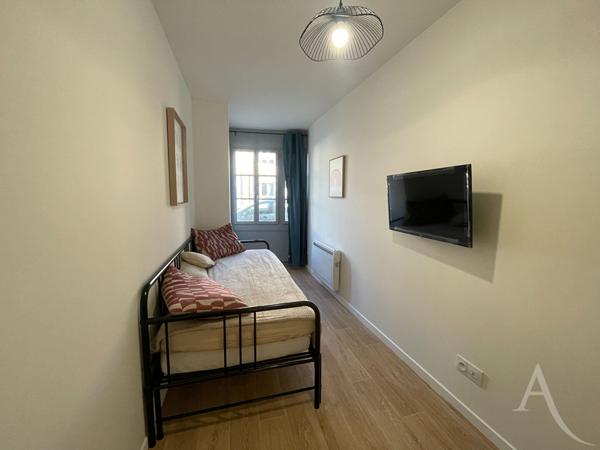 Studio rénové - proche IUT !