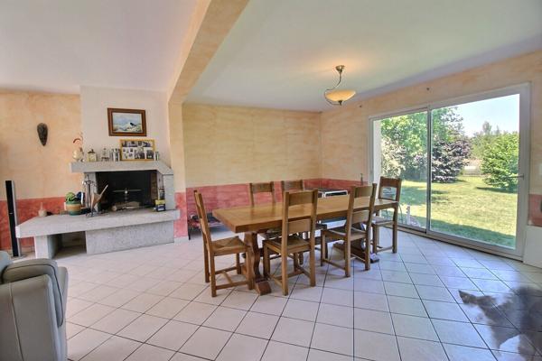 Maison 4 chambres avec jardin clos et double garage secteur MAINTENON