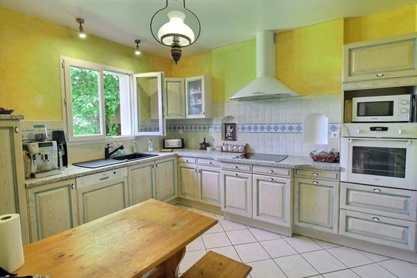 Maison 4 chambres avec jardin clos et double garage secteur MAINTENON