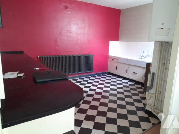 POITIERS, Rue GIROUARD, Maison de type 3 à rénover