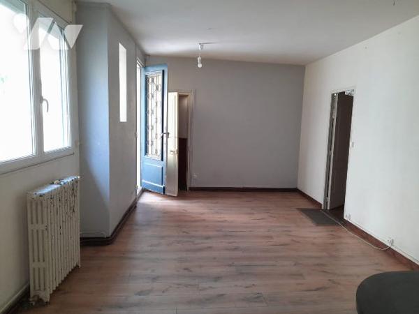 POITIERS, Rue GIROUARD, Maison de type 3 à rénover