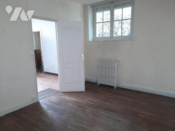 POITIERS, Rue GIROUARD, Maison de type 3 à rénover