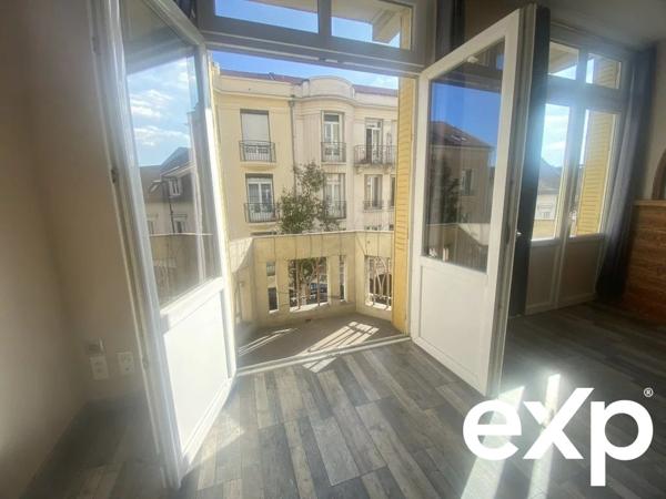 03200  VICHY APPARTEMENT 3 PIÈCES  AVEC BALCONNETS  AVEC CAVE- COEUR DE VILL