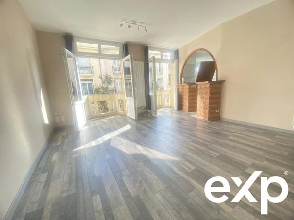 03200  VICHY APPARTEMENT 3 PIÈCES  AVEC BALCONNETS  AVEC CAVE- COEUR DE VILL