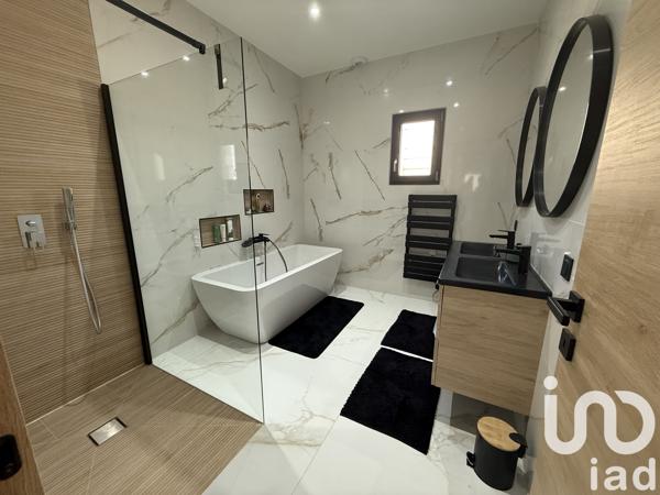 Maison à vendre 6 pièces 198 m² Clarensac