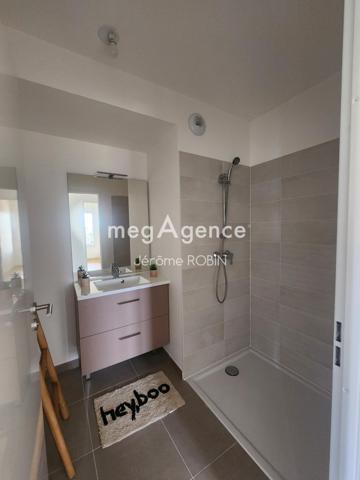 Appartement à BORDEAUX, 33800 - 5 pièces 107m²