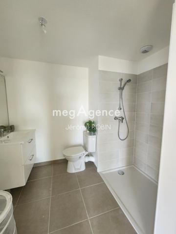 Appartement à BORDEAUX, 33800 - 5 pièces 107m²