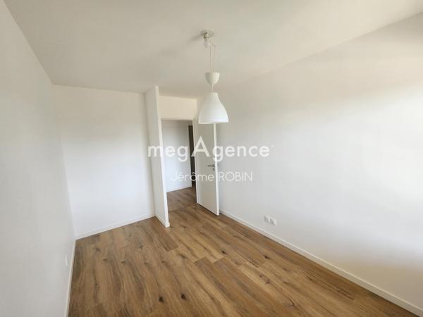 Appartement à BORDEAUX, 33800 - 5 pièces 107m²