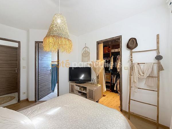 Vente
                Maison155 m² - 8 Pièces -
                    SAINT GEORGES D OLERON (17190)