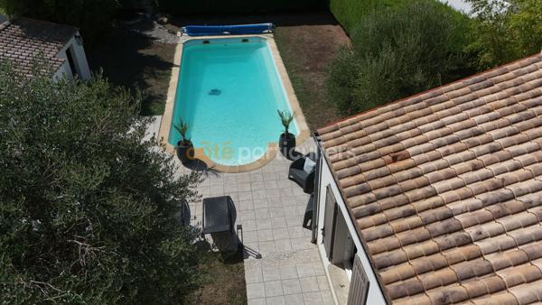 Vente
                Maison155 m² - 8 Pièces -
                    SAINT GEORGES D OLERON (17190)