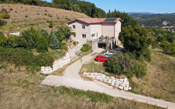 Maison à vendre    5 pièces • 350 m2 Viviers