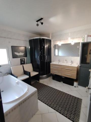 Vendôme sud, charmante maison sans vis-à-vis et grand garage