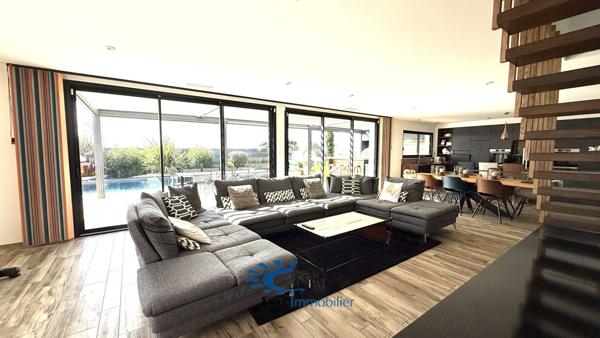 SAINT-ROGATIEN MAISON CONTEMPORAINE 4 CHAMBRES AVEC PISCINE  Saint rogatien