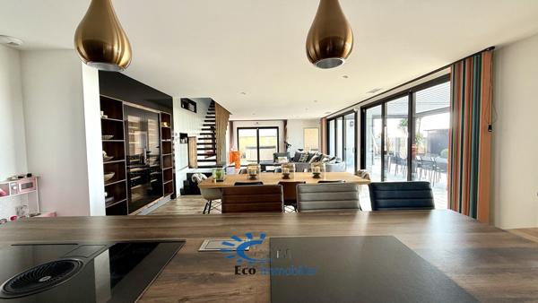 SAINT-ROGATIEN MAISON CONTEMPORAINE 4 CHAMBRES AVEC PISCINE  Saint rogatien