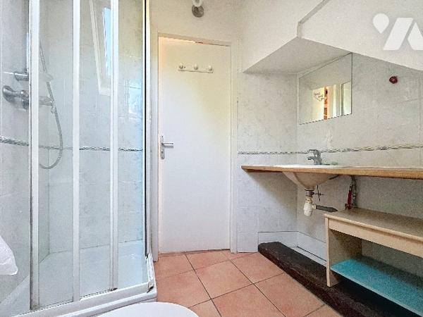 Studio situé au 3ᵉ étage