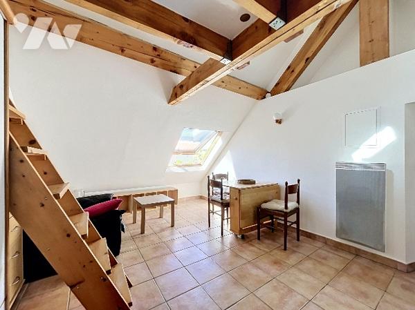 Studio situé au 3ᵉ étage