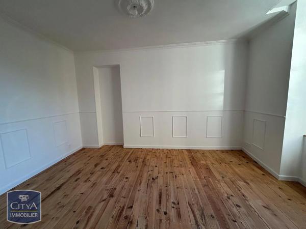 Appartement à louer 4 pièces 88.9m² Alençon (61000)