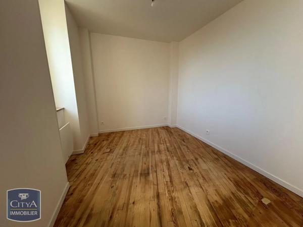 Appartement à louer 4 pièces 88.9m² Alençon (61000)