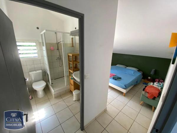 Appartement à louer 5 pièces 72.16m² Saint-Paul (97434)