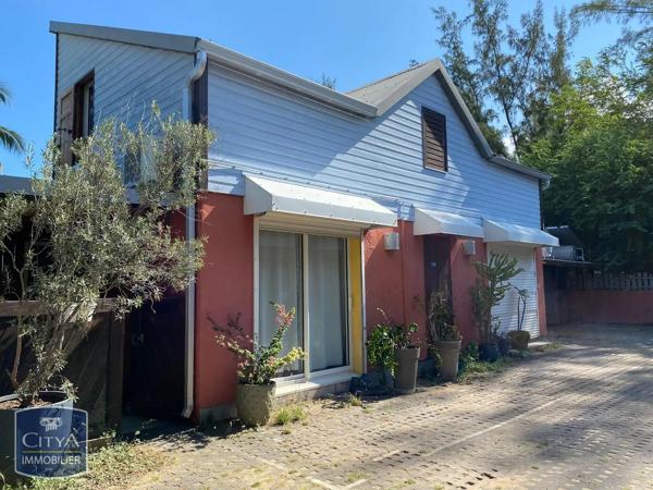 Appartement à louer 5 pièces 72.16m² Saint-Paul (97434)