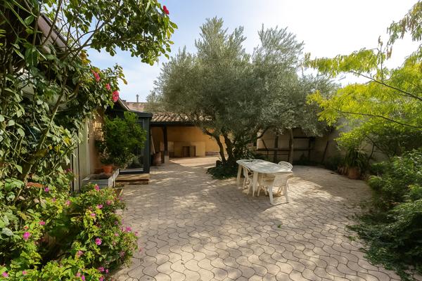 Robion (84440) MAISON AVEC STUDIO INDEPENDANT